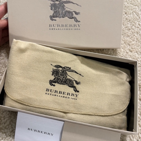 Burberry wallet - long red leather - Picture 14 of 14